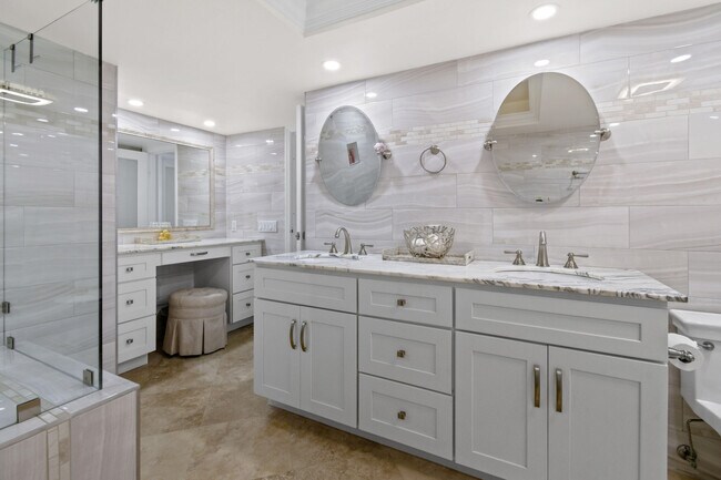 Building Photo - 3546 S Ocean Blvd