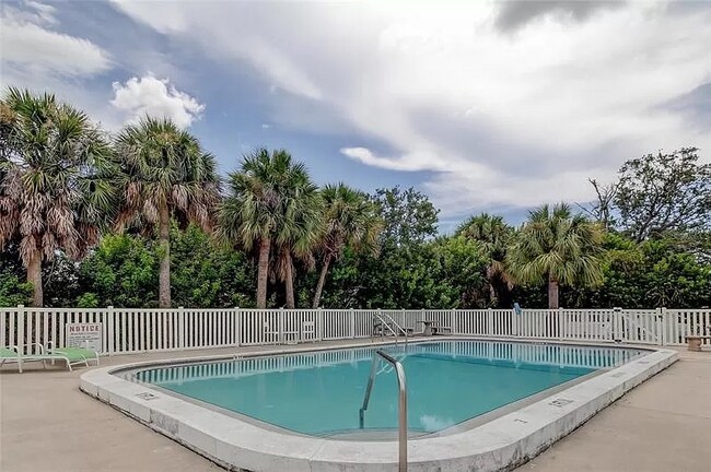 Building Photo - 4948 Allner St