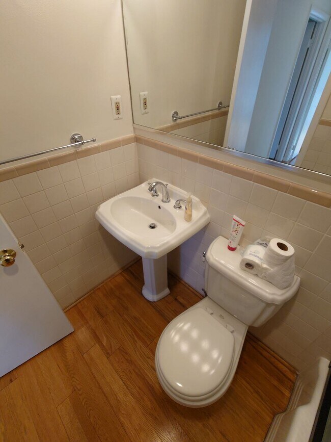 Building Photo - 600 Roosevelt Blvd