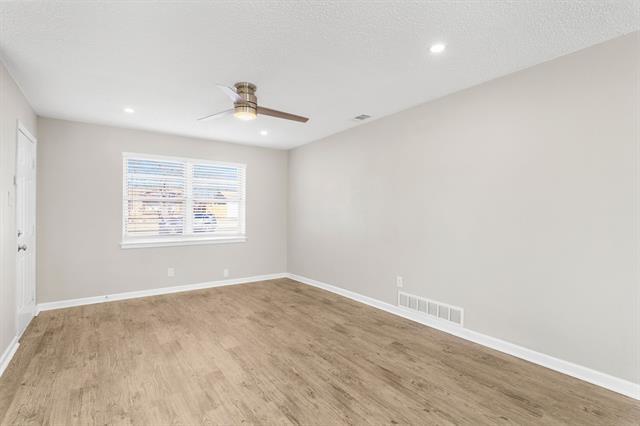 Building Photo - 714 Pleasant Valley Rd