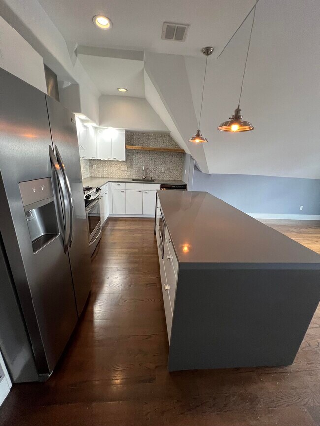 Building Photo - 44 Duer Pl