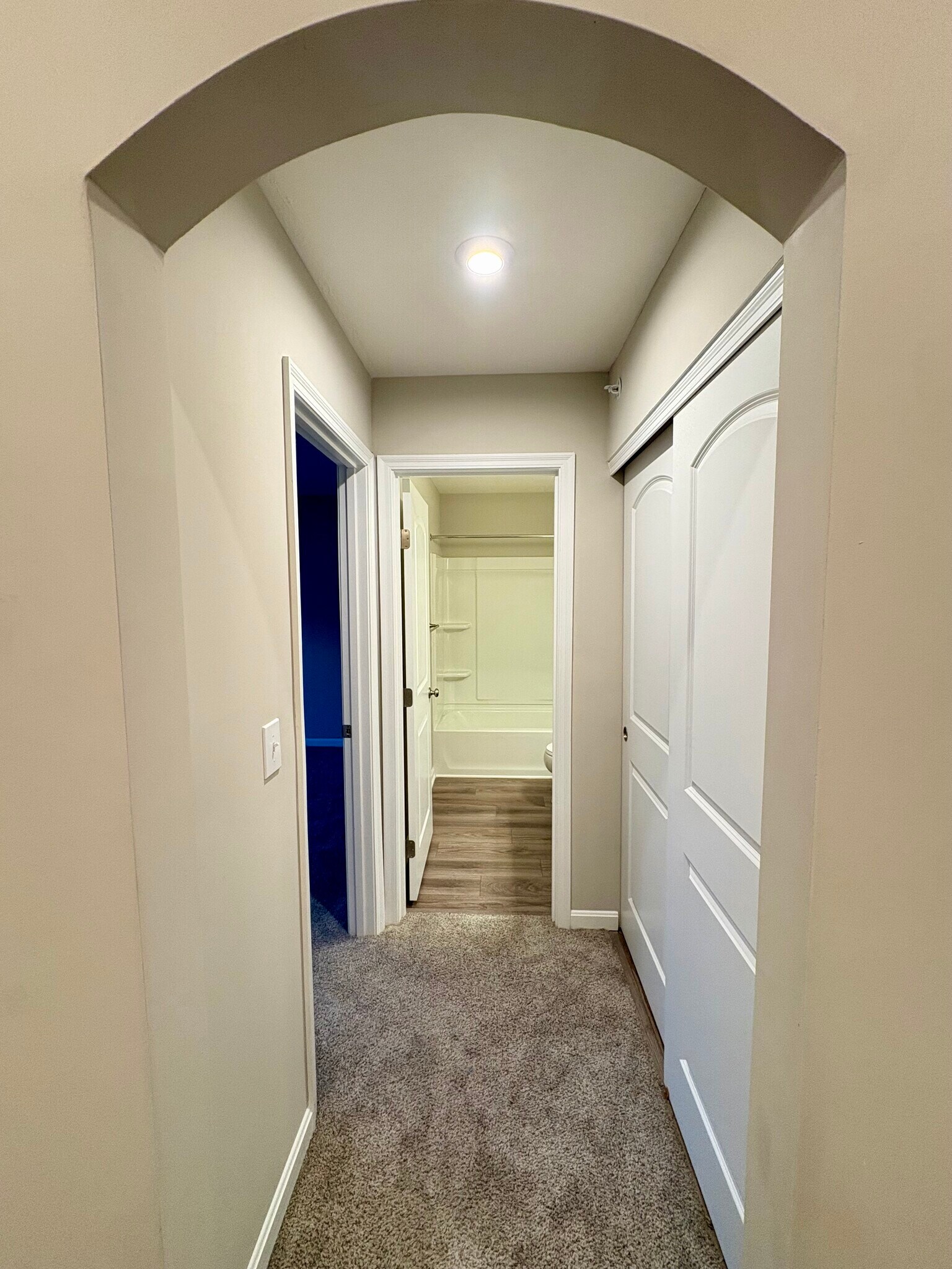 Building Photo - 7568 Woodhaven Ct