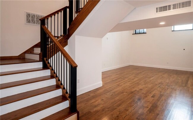 Building Photo - 15 Cranston Ave