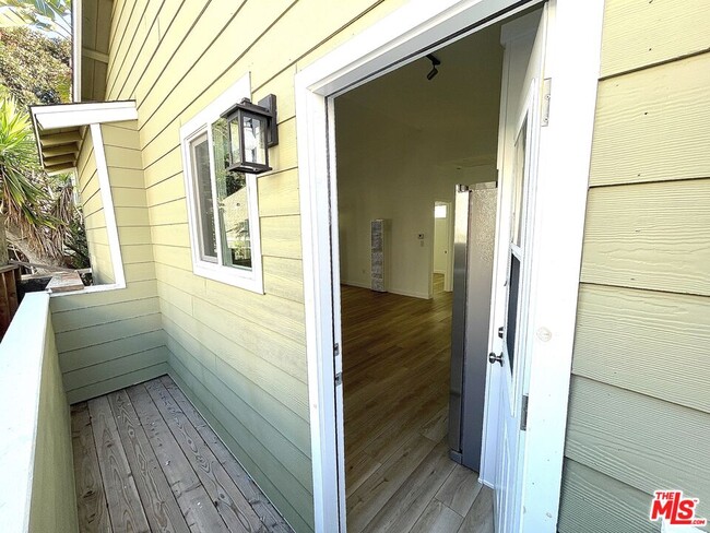 Building Photo - 129 Clubhouse Ave
