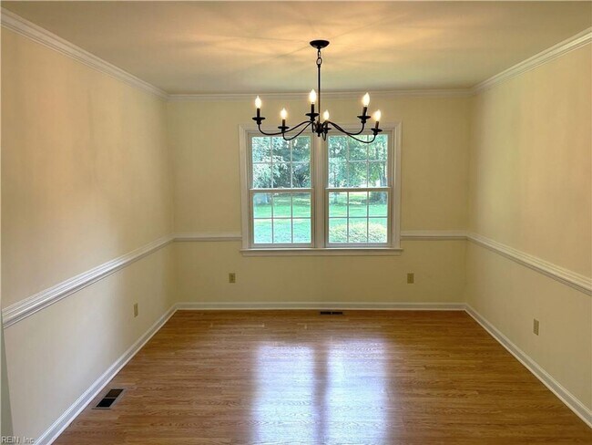 Building Photo - 203 Kenmar Dr