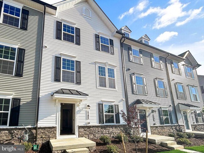 Building Photo - 1785 Atlas Dr