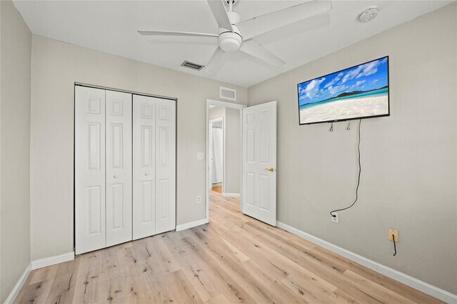 Building Photo - 2827 SW 83rd Terrace