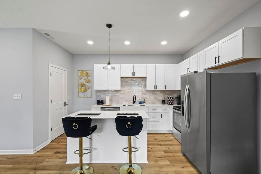 Building Photo - 8355 Fieldfare Way