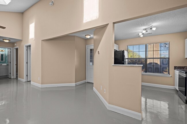 Building Photo - 1160 Shipyard Blvd