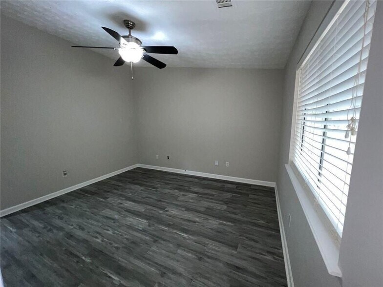 Building Photo - 5285 Sugar Crest Dr