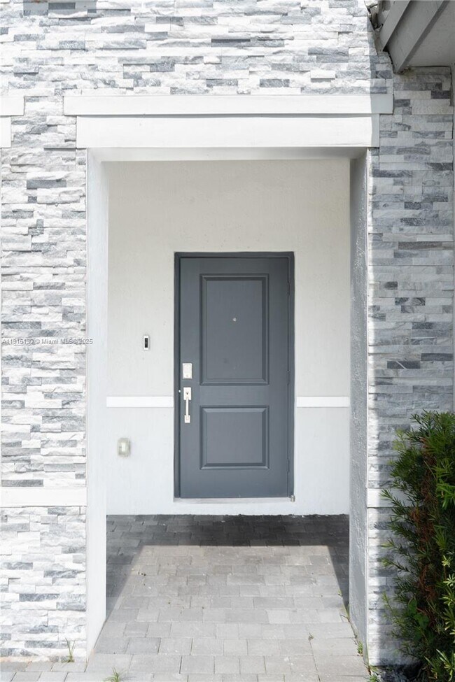 Building Photo - 16144 SW 148th Pl