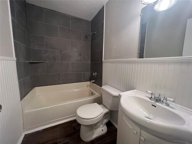 Building Photo - 610 Patlin Ave