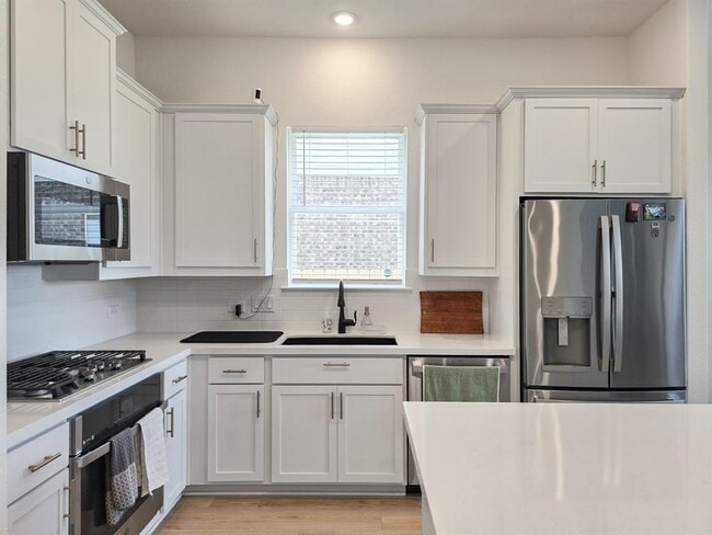 Building Photo - 4914 Seadrift Dr