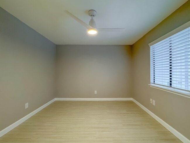 Building Photo - 2465 Talco Hills Dr