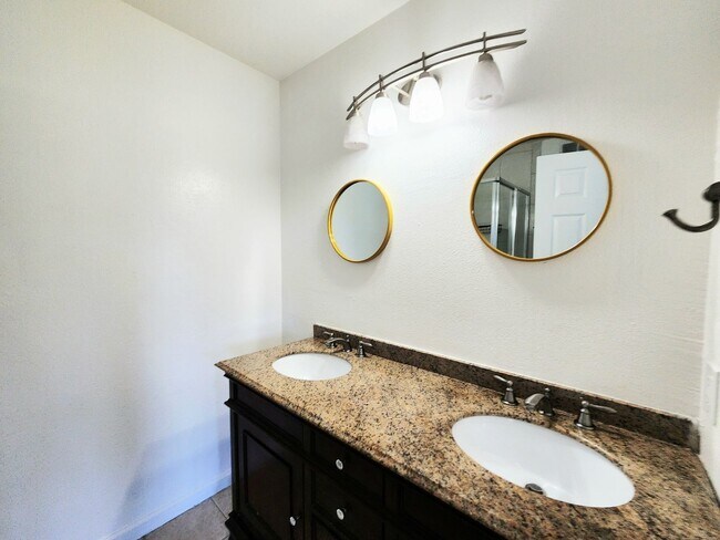 Building Photo - Spacious 4 bedroom in Foster City