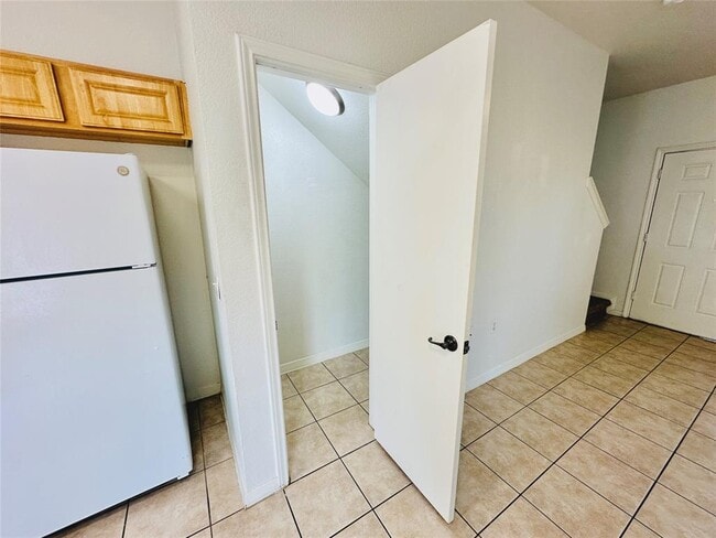 Building Photo - 6301 Crumley Ln