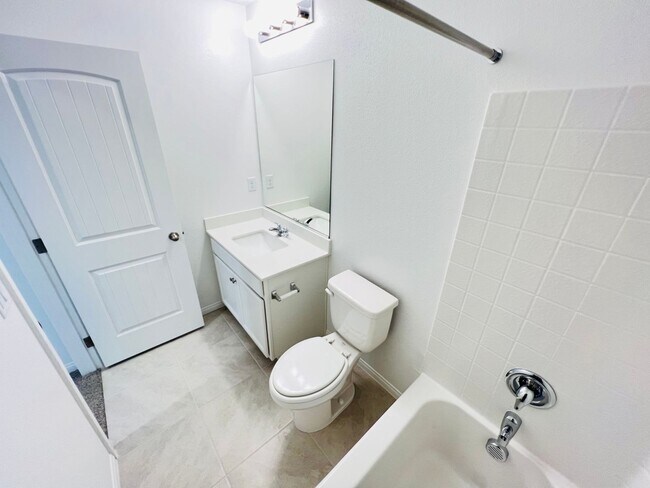 Building Photo - NEW NEW NEW Cadence 4 Bedroom