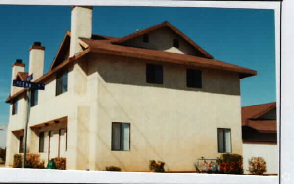 Primary Photo - 16066 Yates Rd