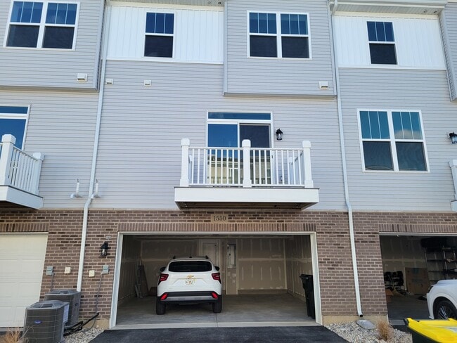 Building Photo - 1550 Times Dr