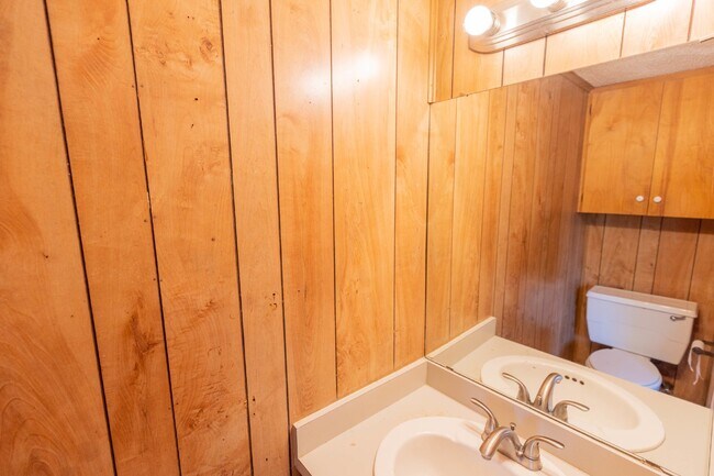 Building Photo - 214 Antrim Dr
