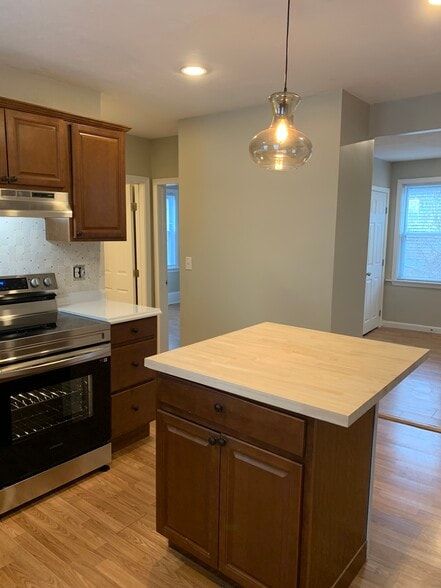 Kitchen - 5 Cordage St