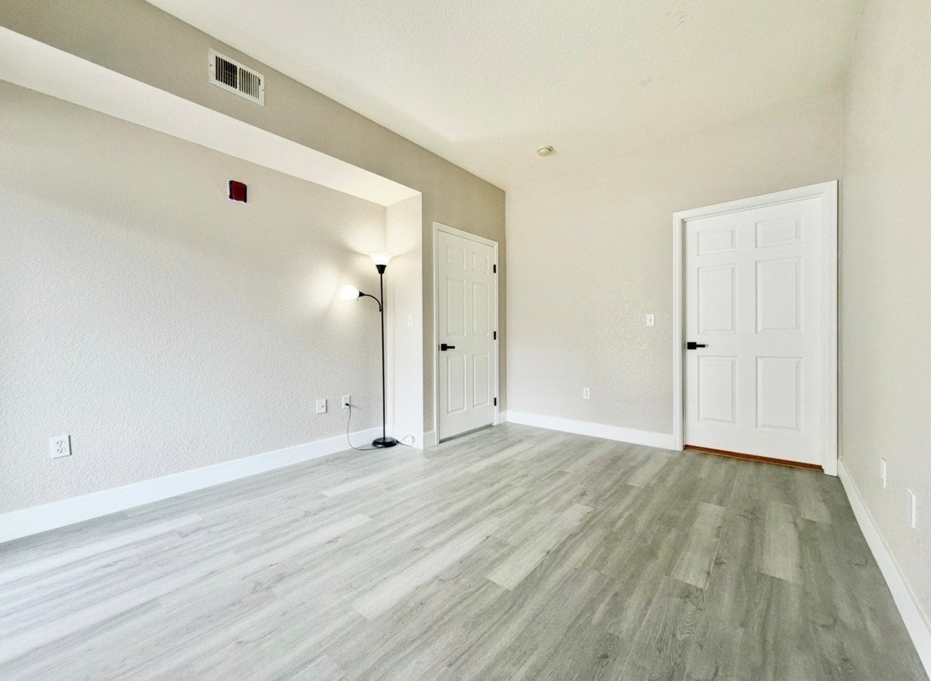 Building Photo - 908 S Yampa St