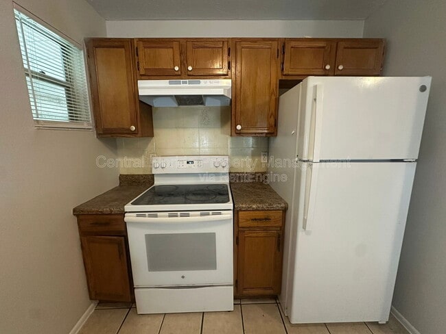 Building Photo - 213 Montana Ave