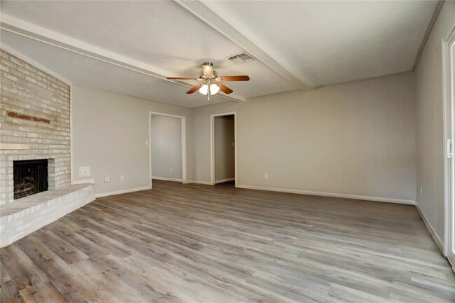Building Photo - 25703 Pepper Ridge Ln