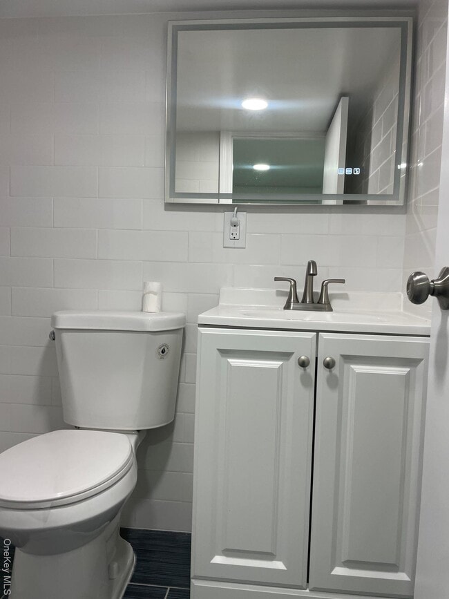 Building Photo - 2754 Homan Pl