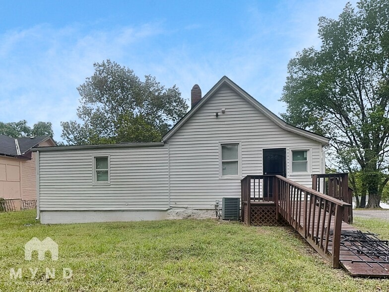 Building Photo - 4319 E 56th St