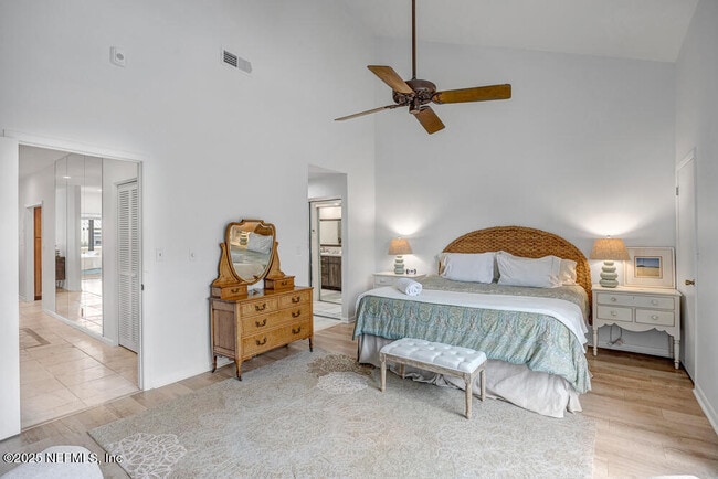 Building Photo - 810 Spinnakers Reach Dr