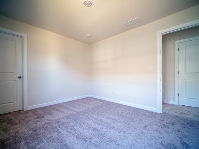 Building Photo - 515 Nixon Rd