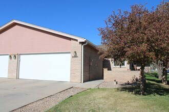 Building Photo - Beautiful 4 Bedroom Home in Midtown Fort C...