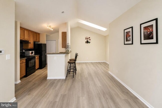 Building Photo - 18501 Fairlight Dr