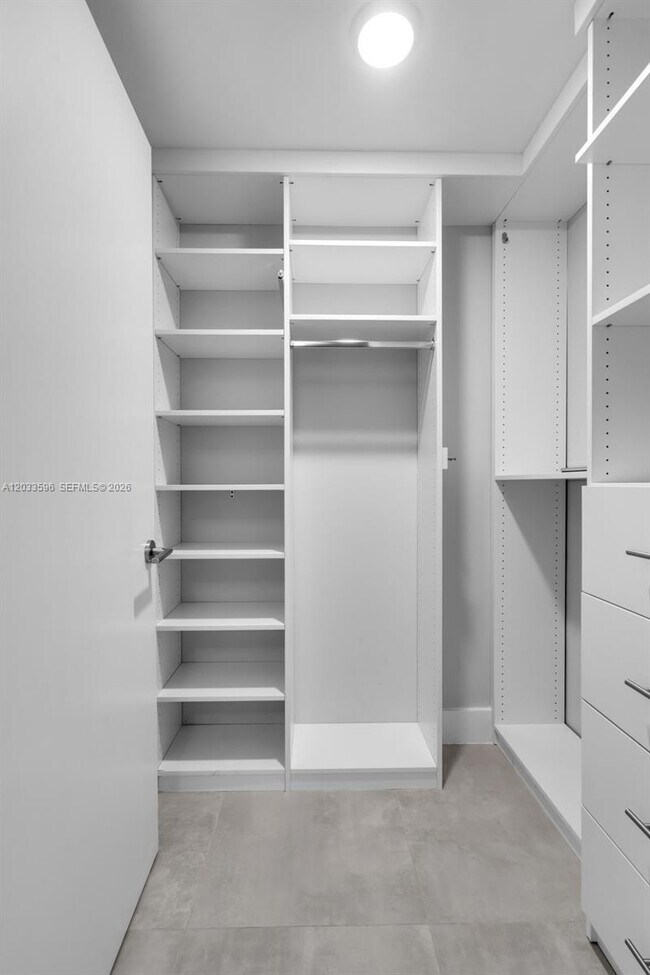 Building Photo - 300 Sunny Isles Blvd