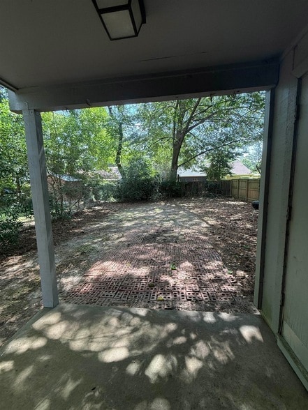 Building Photo - 3213 Mound Dr