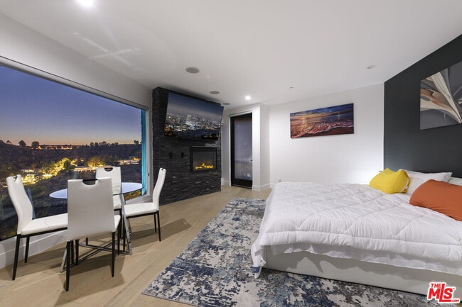 Building Photo - 2271 Gloaming Way