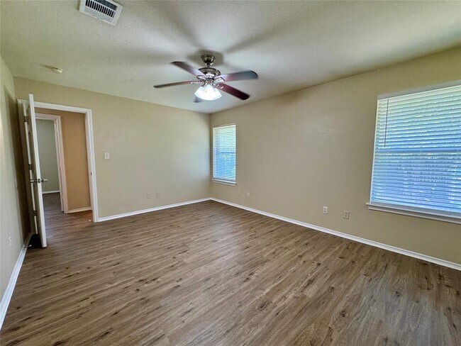 Building Photo - 2415 Wisteria Way