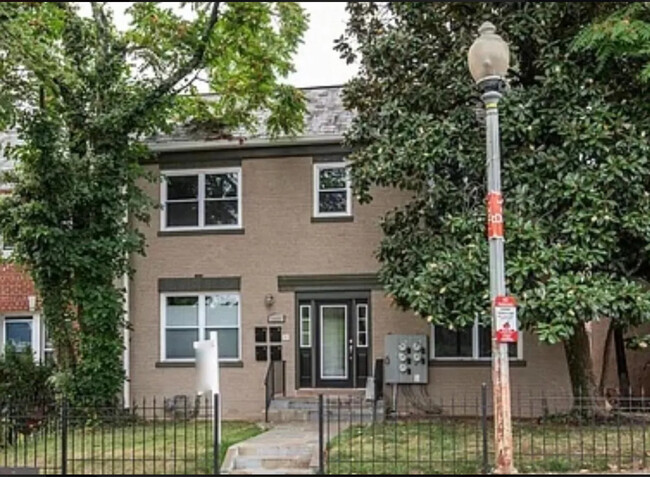 Building Photo - 1363 Childress St NE