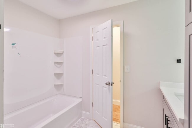 Building Photo - Charming Newly Renovated Ranch-Style Home for Rent in the Desirable East Penn School District