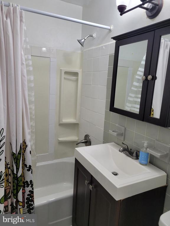 Building Photo - 1121 Arlington Blvd