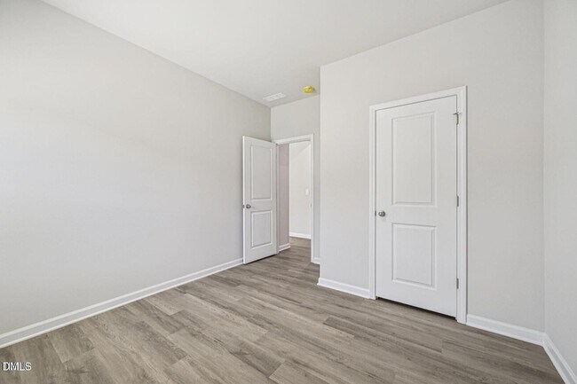 Building Photo - 721 Deschutes Dr