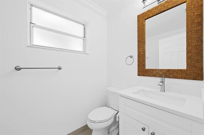 Building Photo - 9953 NW 9th Ct