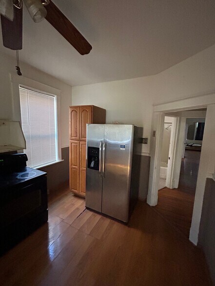 Building Photo - 4890 Margaretta Ave