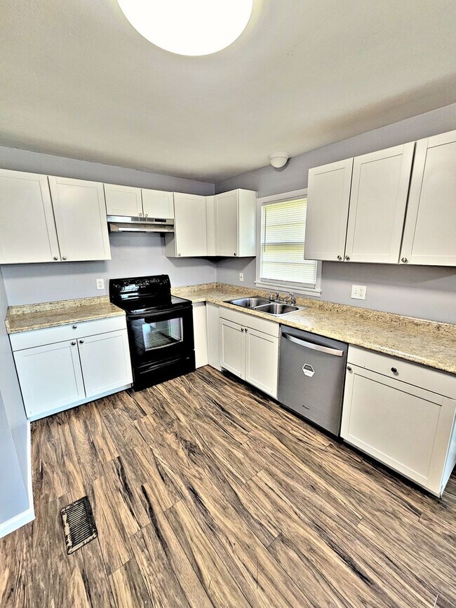 Building Photo - HOUSE FOR RENT - DECATUR