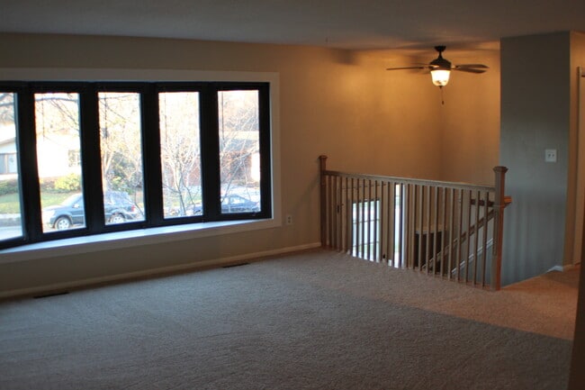 Building Photo - NW Rochester home available now! Very Nice...