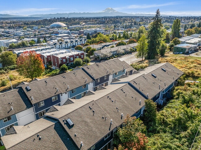 Building Photo - 2160 Yakima Ct