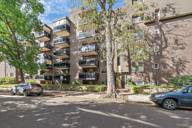 Primary Photo - 1233 N Ogden St