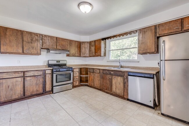 Building Photo - Available August  2026 - Great 3 Bedroom Mt. Washington Home w/ Spacious Open-Living!