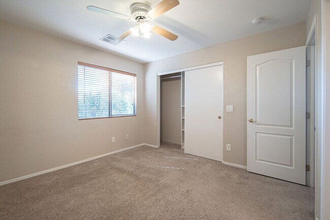 Building Photo - 14028 N 150th Ln